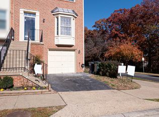 6324 Shirey Ln, Centreville, VA 20121