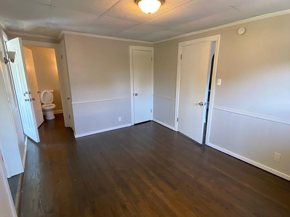 2nd image of 200 W 16th St #2E