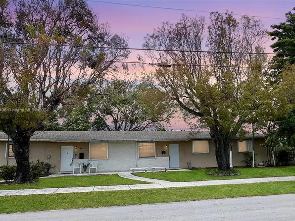 8961 SW 34th St, Miami, FL 33165