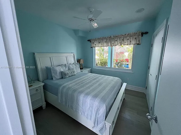 124 S Indies Dr — Photo 18