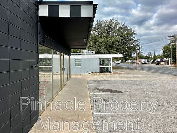 2nd image of 2403 W Ave N