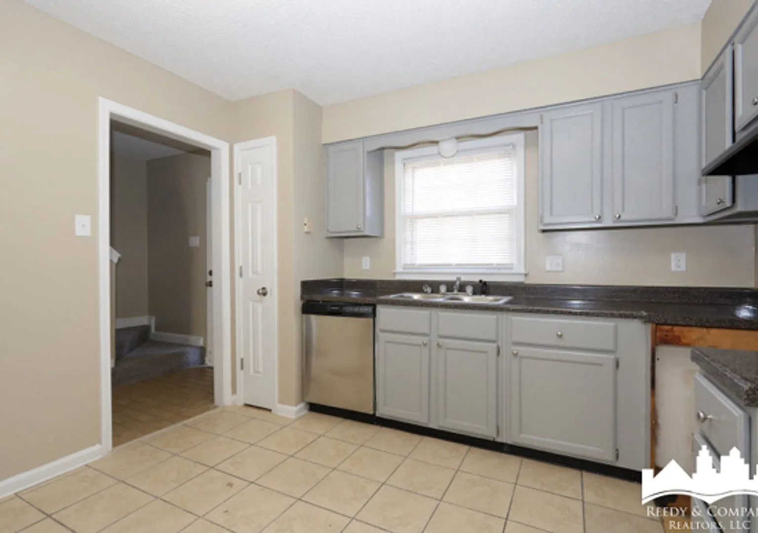 $500 off Full Months Rent Welcome to 6343 Kirby Downs Dr! — Photo 4