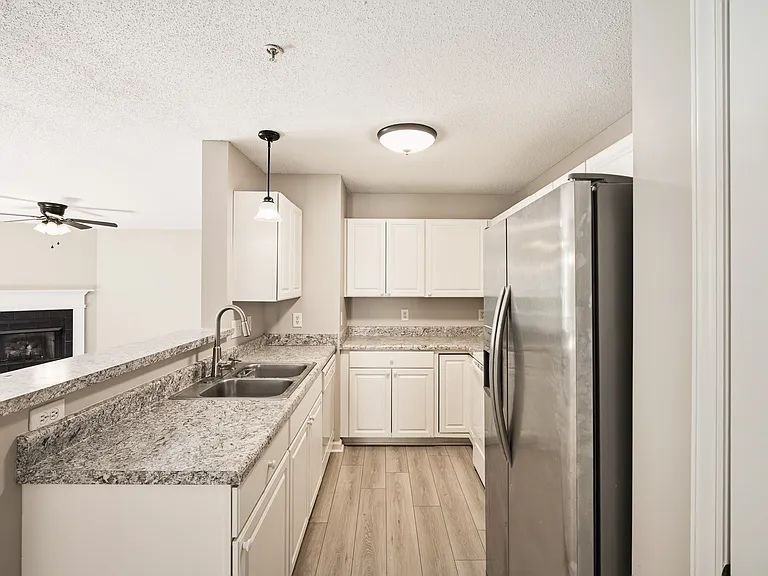 323 Ivy Glen Ct — Photo 10
