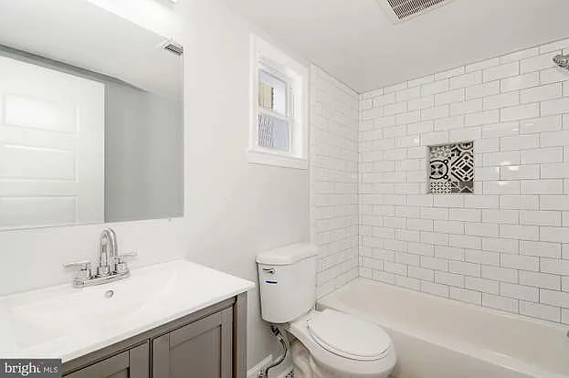 1510 Howard Rd SE — Photo 5