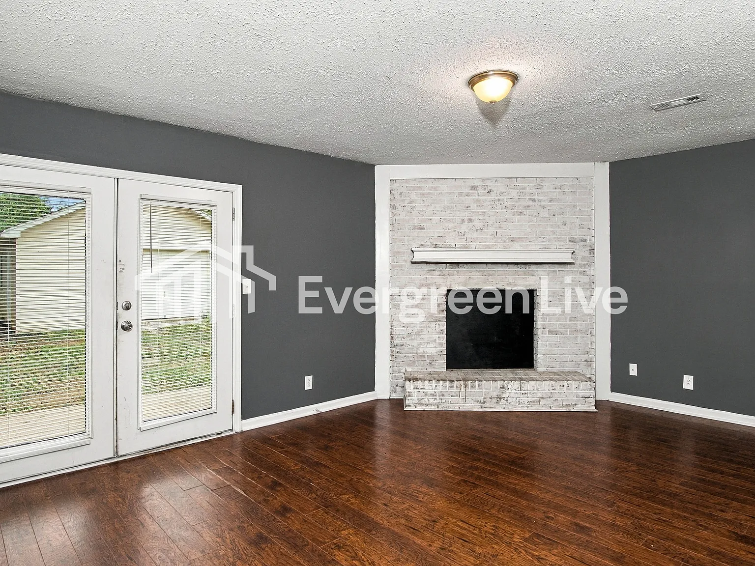 3 bed, 1.0 bath, 1125 sqft, $1,295 — Photo 4