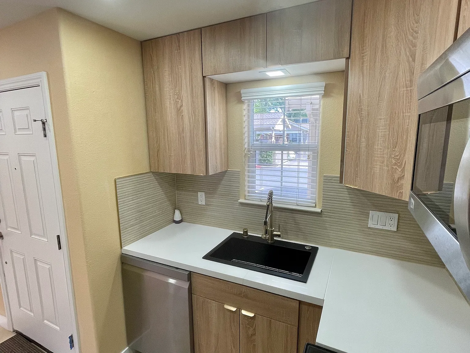 2 bed, 1.5 bath, 854 sqft, $2,800 — Photo 2