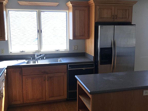 3rd image of 13828 Velarde Dr