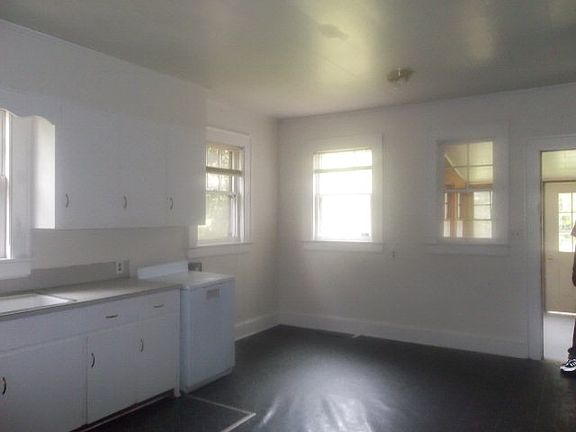 2nd image of 905 Western Ave