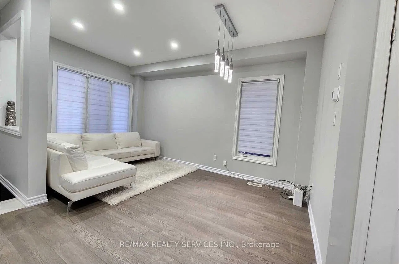 4 bed, $3,200 — Photo 2
