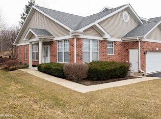 7215 Chestnut Hills Dr, Burr Ridge, IL 60527