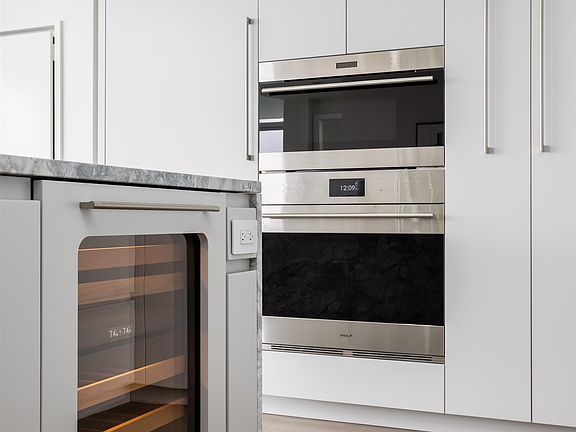 3rd image of 7418 Paulson St #807