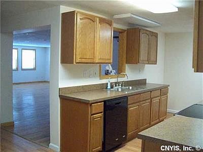 5th image of 103 Thorndike Ln