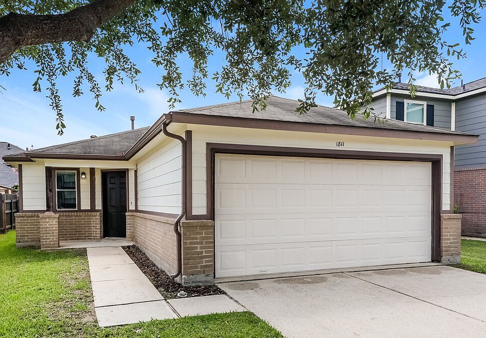 1st image of 1811 Adobe Stone Dr