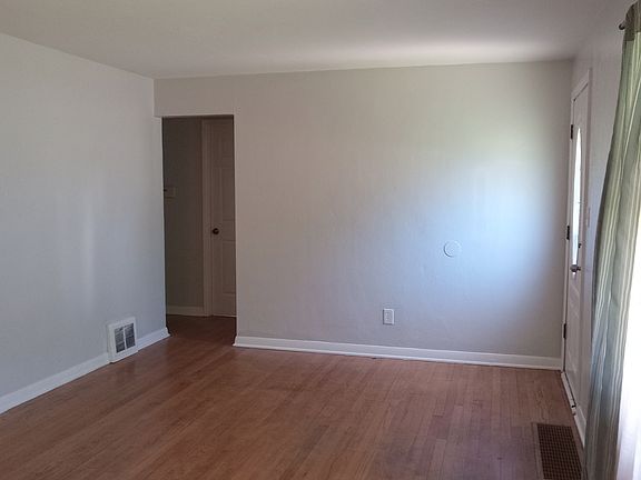 3rd image of 202 Hosmer St