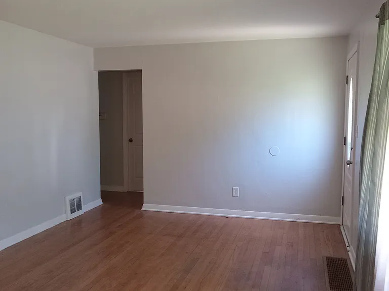 202 Hosmer St — Photo 3