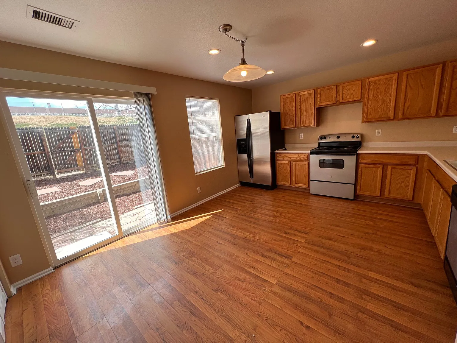 2 bed, 1238 sqft, $2,300 — Photo 3