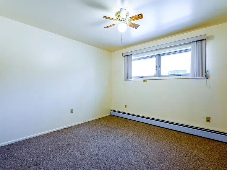 302-308 N 11th Ave — Photo 5