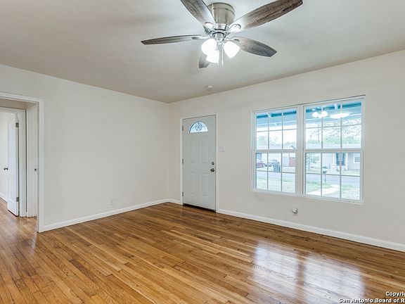 3rd image of 123 COLTON DR