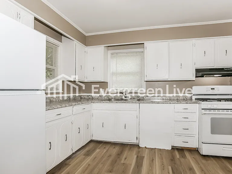 4612 Augusta St — Photo 7
