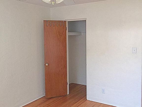 Bedroom & Closet