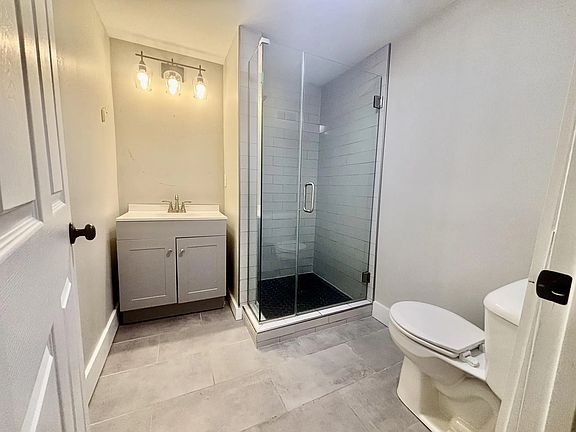 5th image of 605 Taylor Ave #1