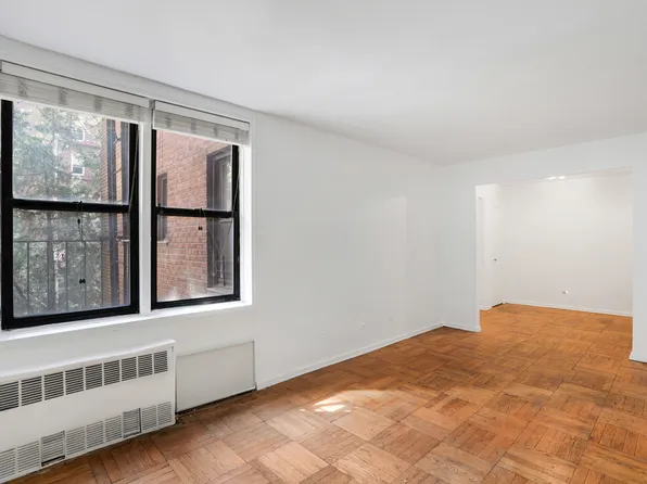 345 Webster Avenue image 3 of 12