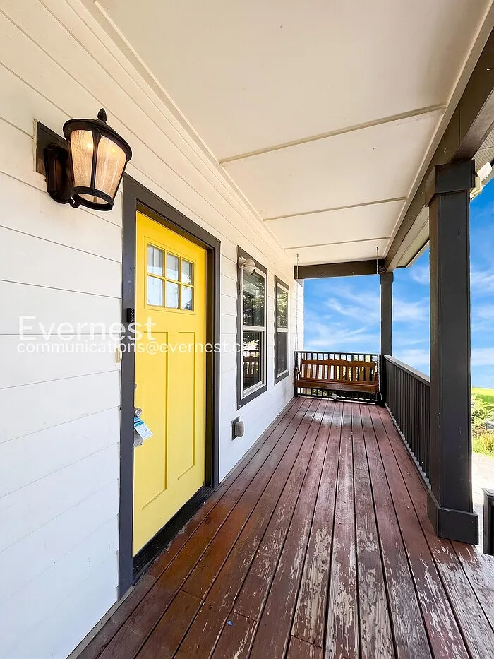 3 bed, 2.5 bath, 1700 sqft, $2,975 — Photo 3
