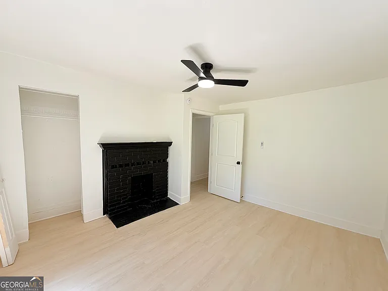 556 Church St NW — Photo 11