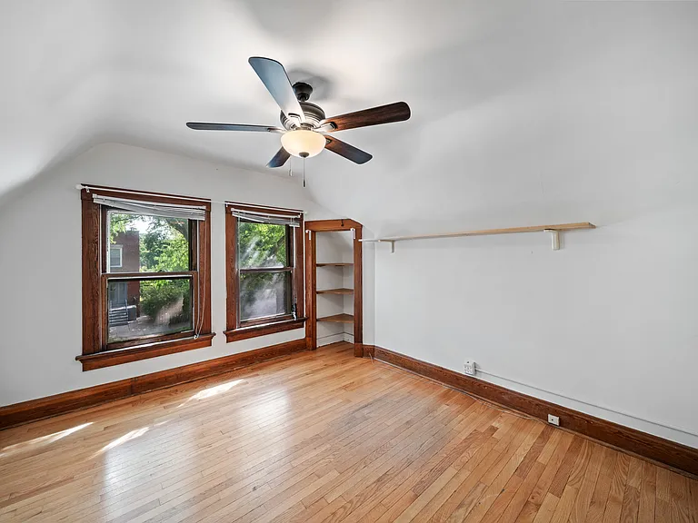 831 Hamlin St — Photo 20