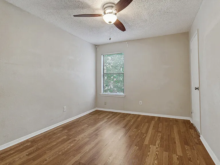 13238 Carthage Ln — Photo 20