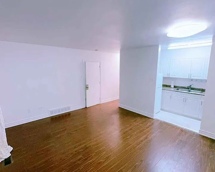 2284 Islington Ave #2 — Photo 2