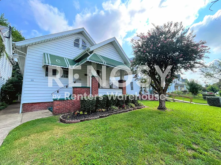 210 Hardy Ave — Photo 2