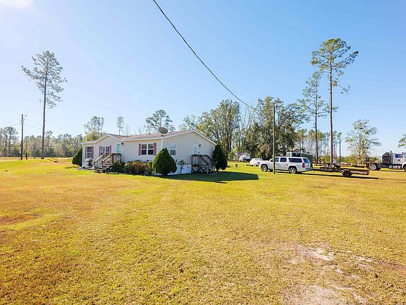 2nd image of 164 SE Alamo Ln