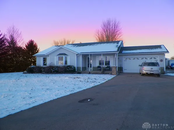 8575 National Rd, Brookville, OH 45309