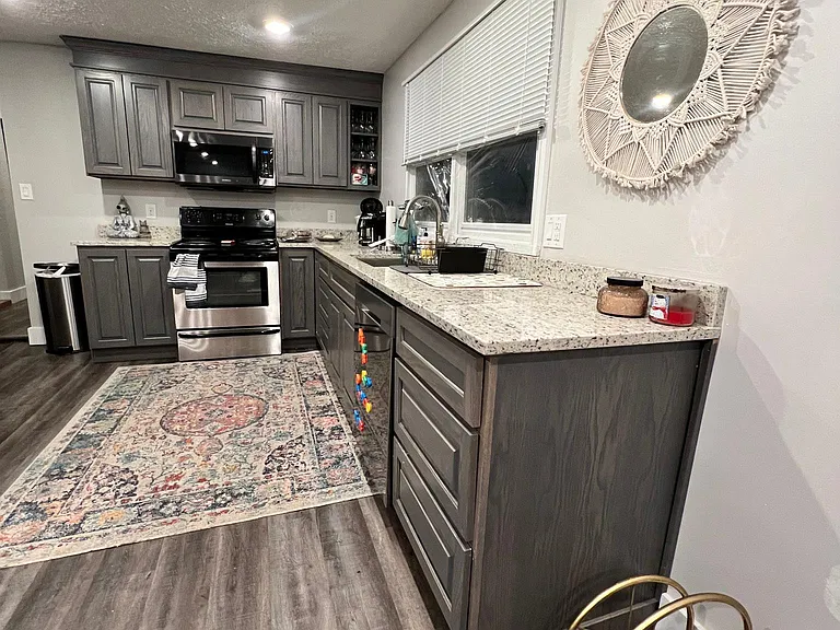 315 E Southern Dr — Photo 4