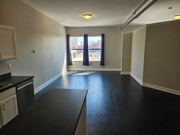 400 E Locust St Unit 204, Des Moines, IA 50309