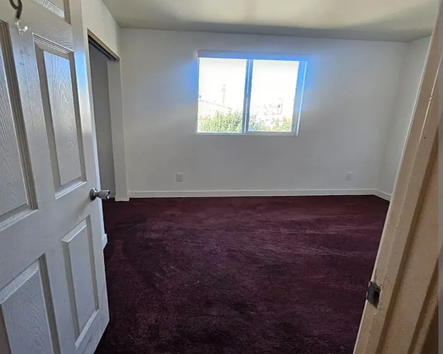 5 bed, 1700 sqft, $1,100 — Photo 2