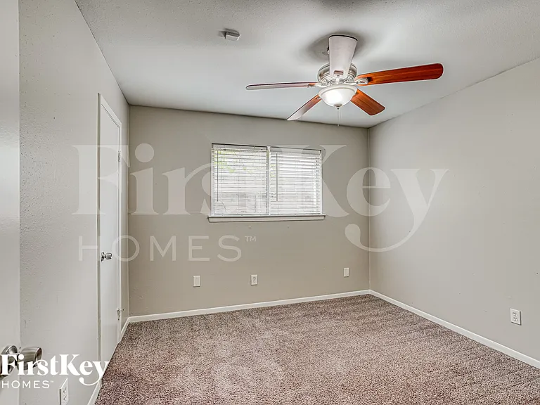 6610 Rowell Ct — Photo 15