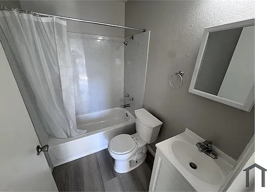 7975 Macarthur Blvd — Photo 7