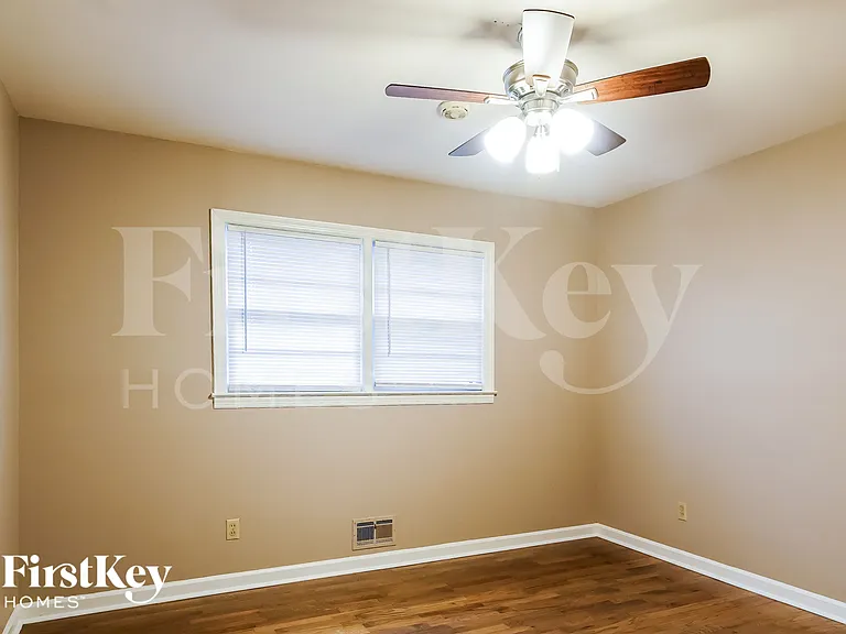 4245 Springdale Cir — Photo 14