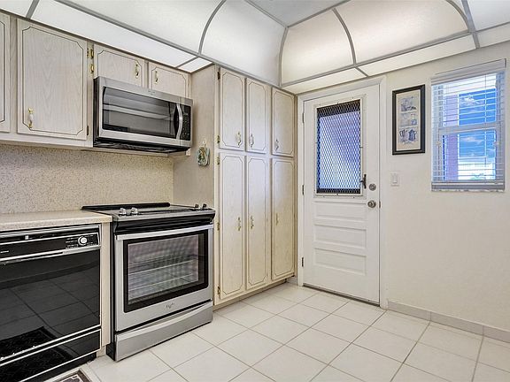 3rd image of 3001 NW 46th Avenue #301