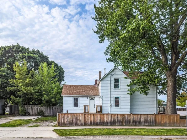 137 Proctor St, Sarnia, ON N7T 3G1