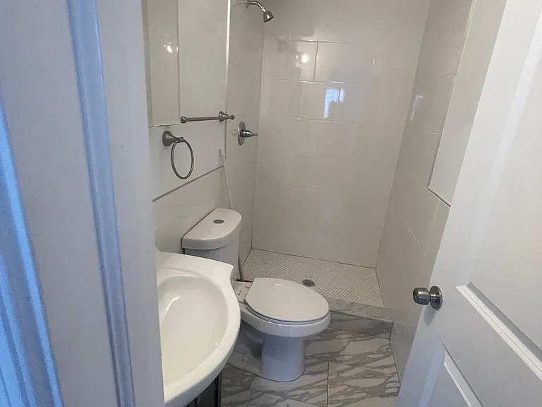 618 N 2nd St #3R — Photo 10