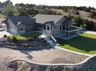 29724 W Tjaden Dr, Sutherland, NE 69165