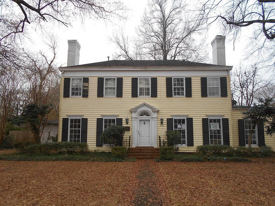 1st image of 620 W 2nd St