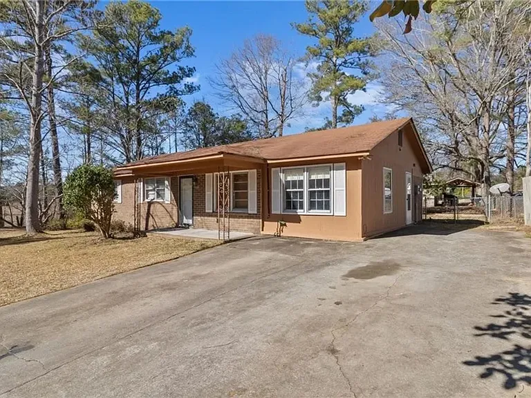 4685 Pinedale Dr — Photo 5