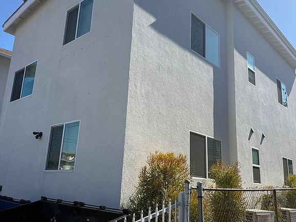 2nd image of 3004 Shrine Pl S