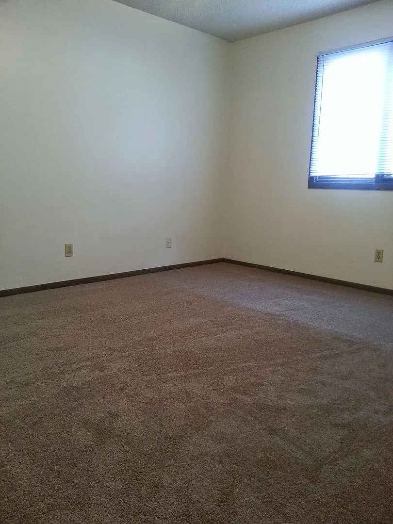 3831 St. Paul Ave. Apartments — Photo 3