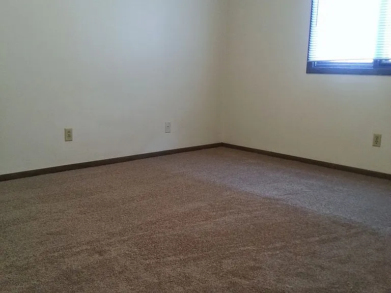 3831 Saint Paul Ave — Photo 3