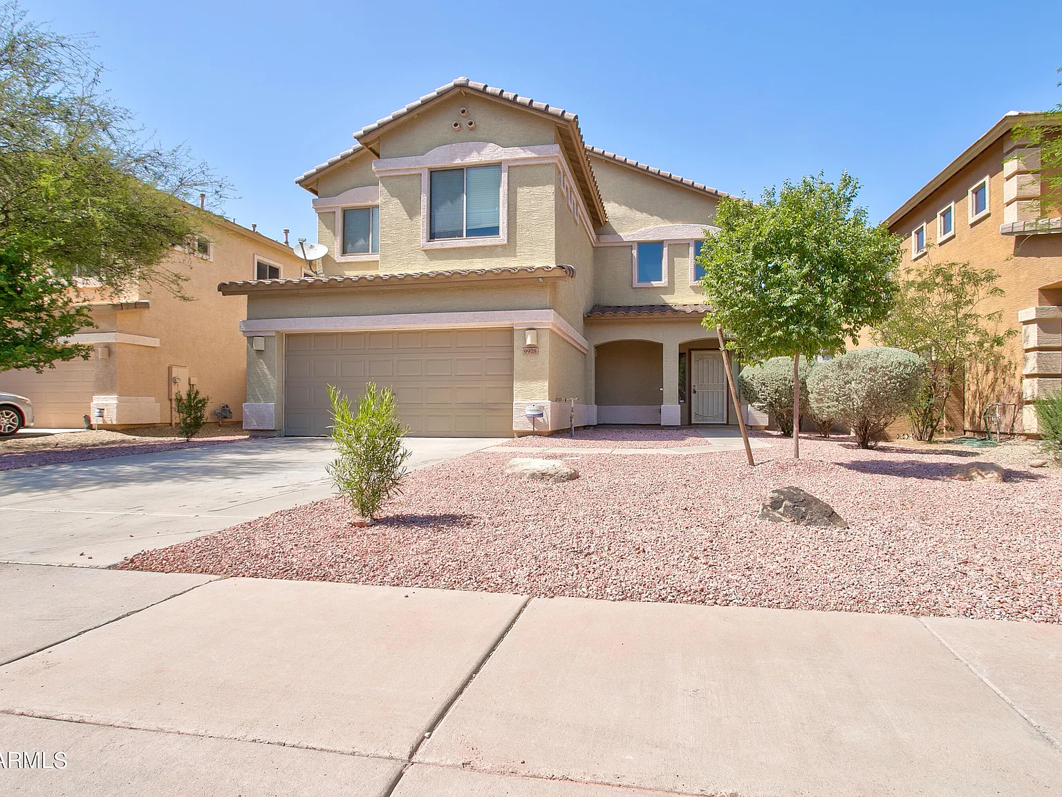 4 bed, 2.5 bath, 2129 sqft, $2,199 — Photo 2